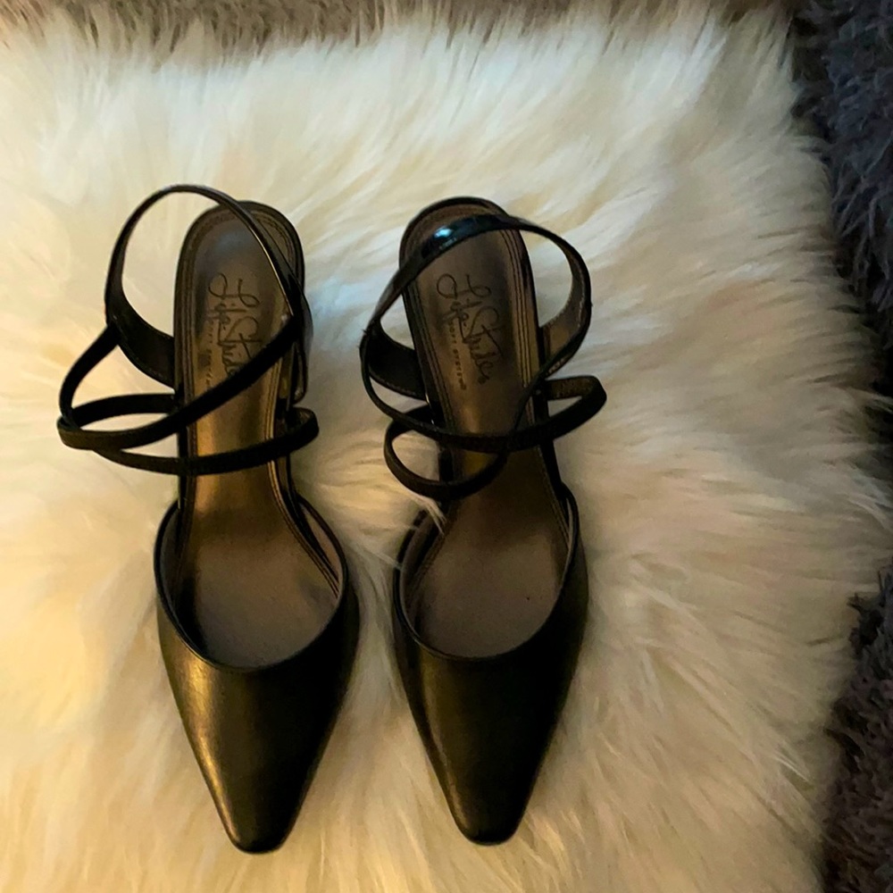 Life Stride black cushioned heels